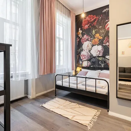 W33 - Prime Location - Comfortable Quality By Bqa Apartament *