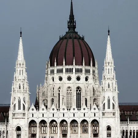 W33 - Prime Location - Comfortable Quality By Bqa *