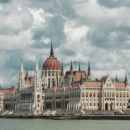 W33 - Prime Location - Comfortable Quality By Bqa Budapest