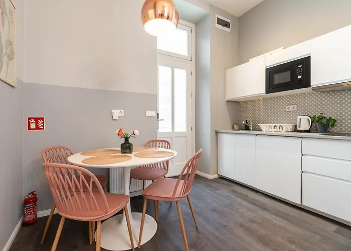 W33 - Prime Location - Comfortable Quality By Bqa Budapest